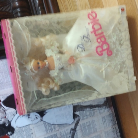 Dream Bride Barbie - Picture 4 of 11